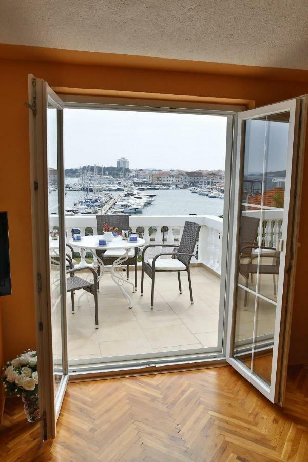 Apartment And Rooms Villa Kolonada ヴォディツェ エクステリア 写真
